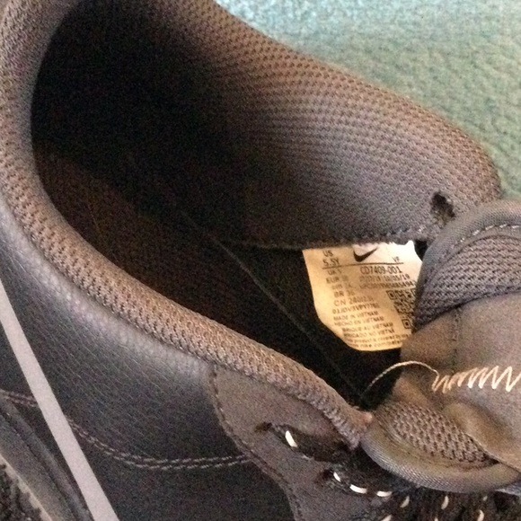 Black and grey Nike Air Force 1 5.5 youth - Picture 4 of 4